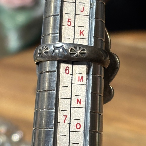 Turquoise & Sterling Silver Ring - Picture 6 of 6